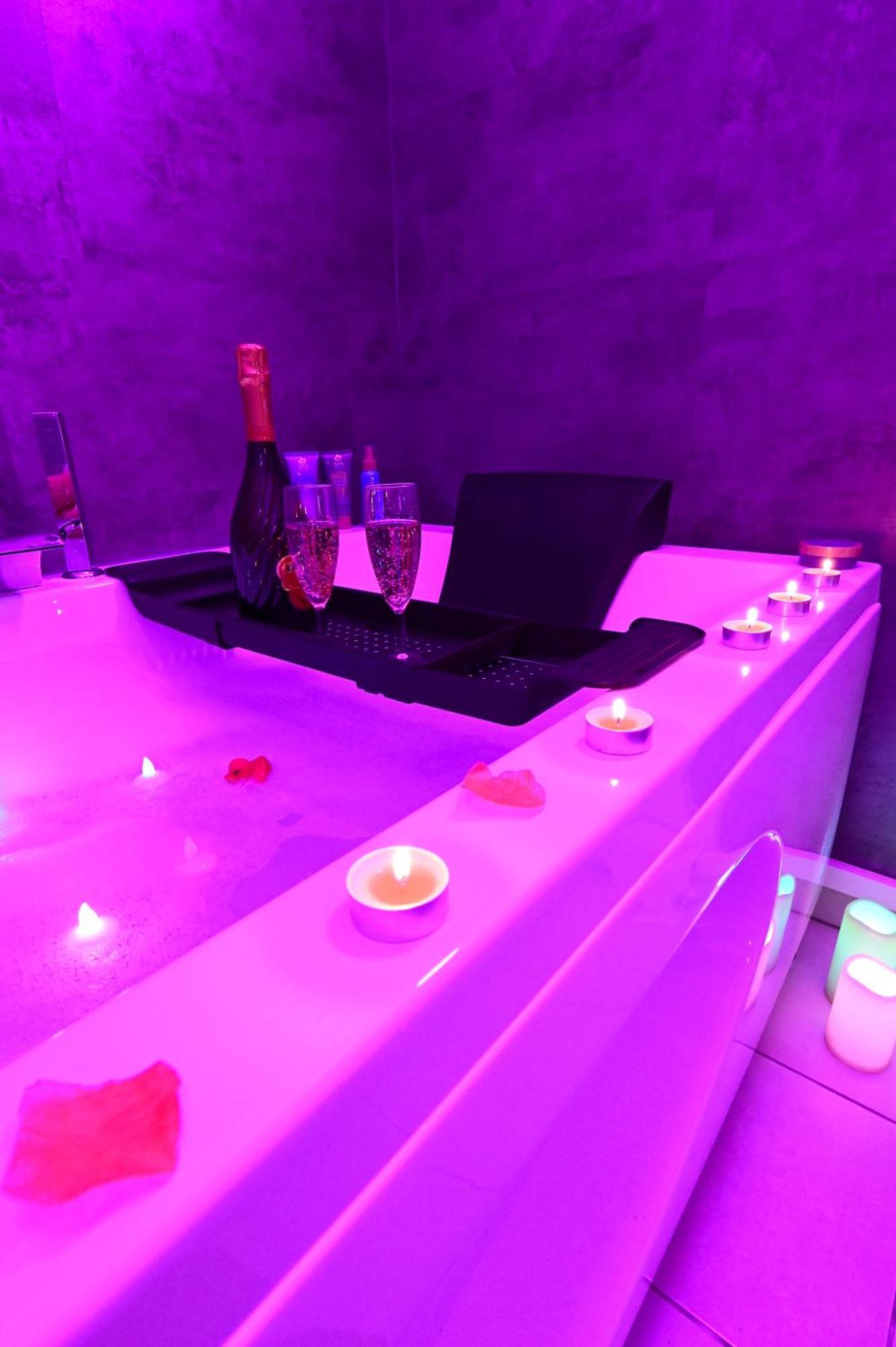 Love Room A Deux Pas De L'Ocean Avec Hammam, Sauna Et Bain A 2 :-) Biscarrosse Exterior photo
