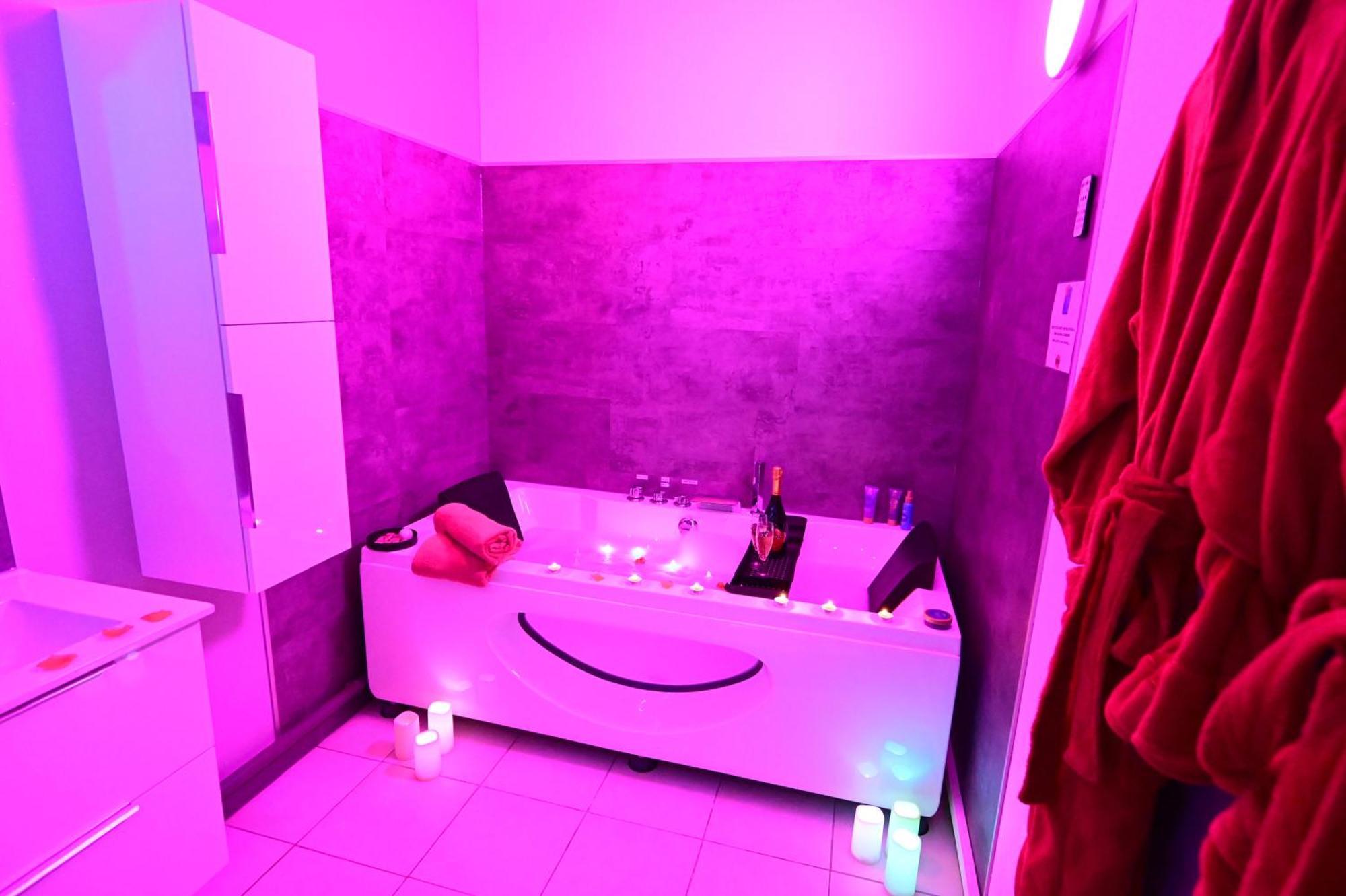 Love Room A Deux Pas De L'Ocean Avec Hammam, Sauna Et Bain A 2 :-) Biscarrosse Exterior photo
