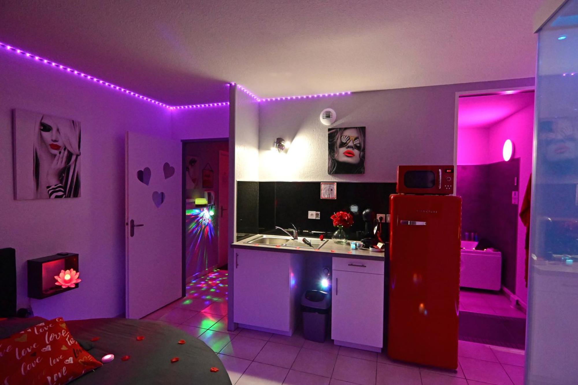 Love Room A Deux Pas De L'Ocean Avec Hammam, Sauna Et Bain A 2 :-) Biscarrosse Exterior photo