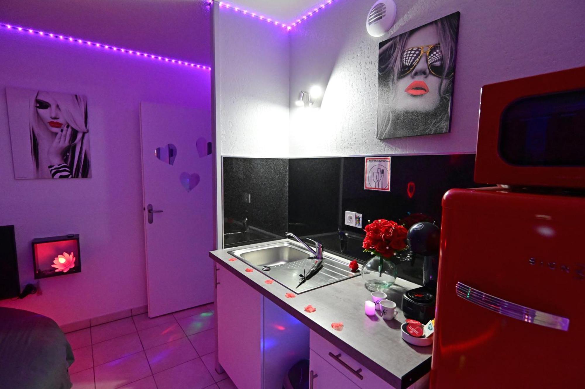 Love Room A Deux Pas De L'Ocean Avec Hammam, Sauna Et Bain A 2 :-) Biscarrosse Exterior photo