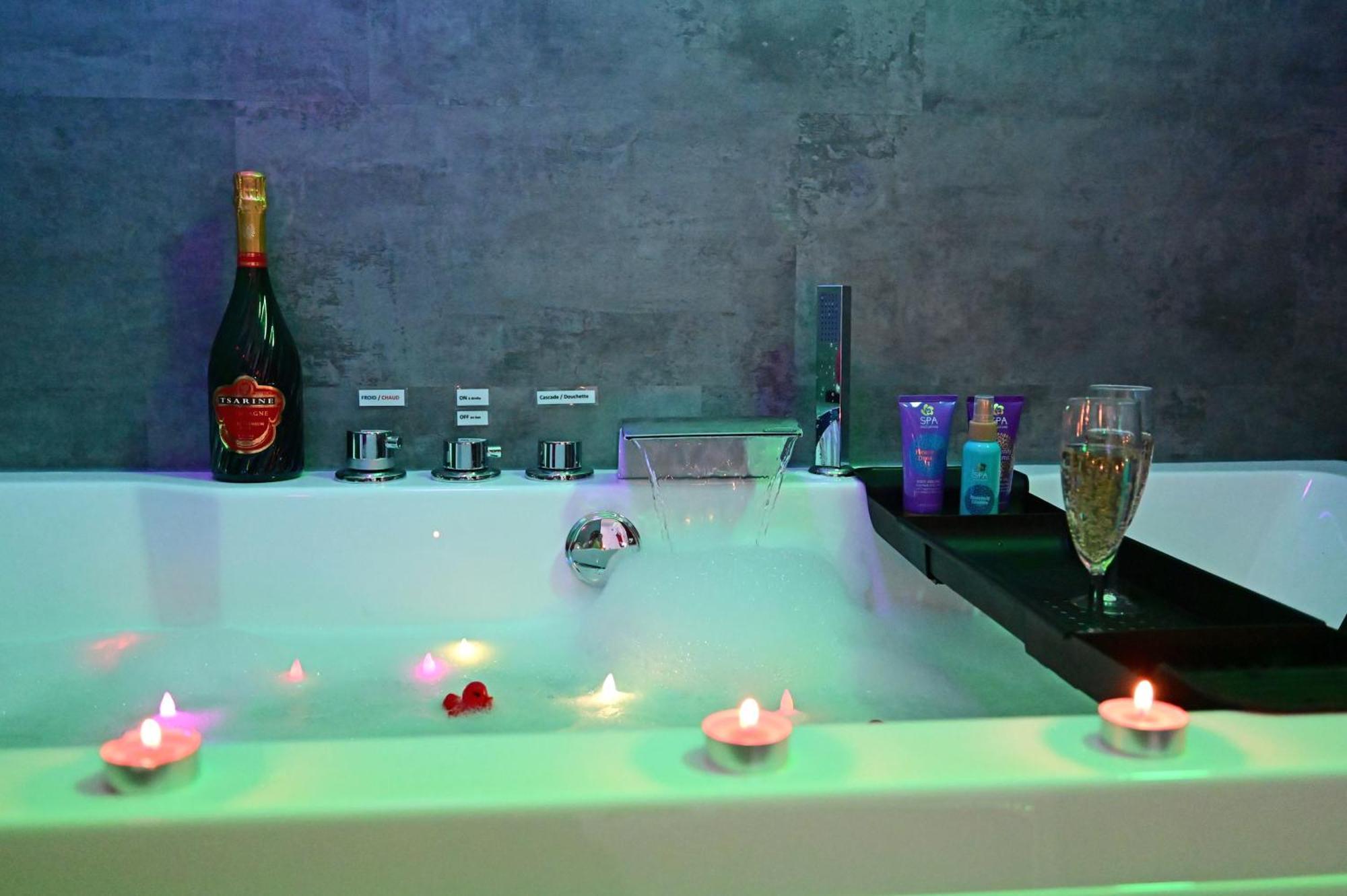 Love Room A Deux Pas De L'Ocean Avec Hammam, Sauna Et Bain A 2 :-) Biscarrosse Exterior photo