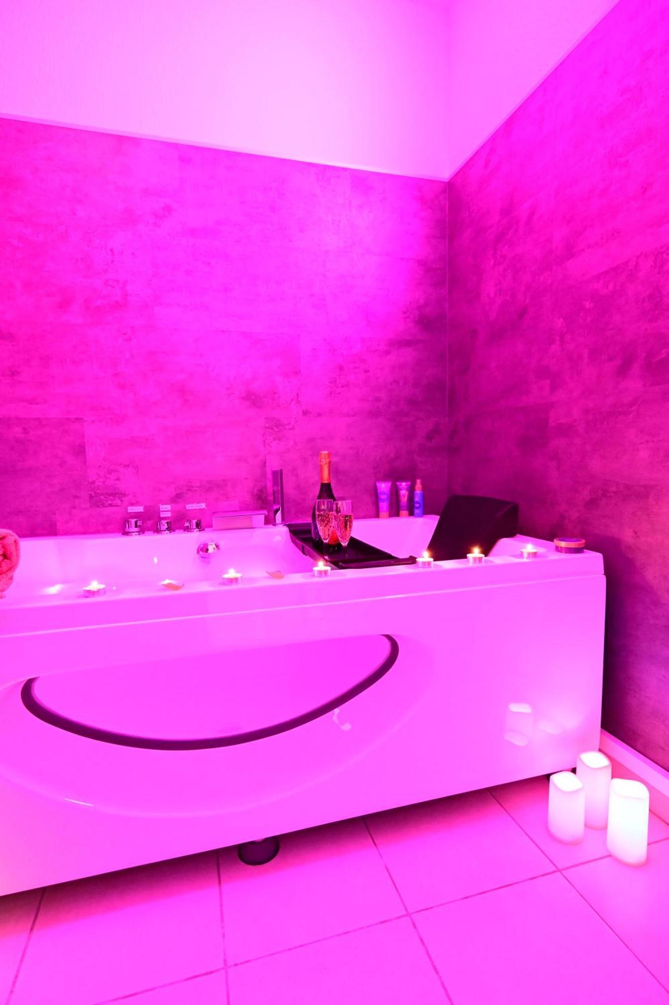 Love Room A Deux Pas De L'Ocean Avec Hammam, Sauna Et Bain A 2 :-) Biscarrosse Exterior photo