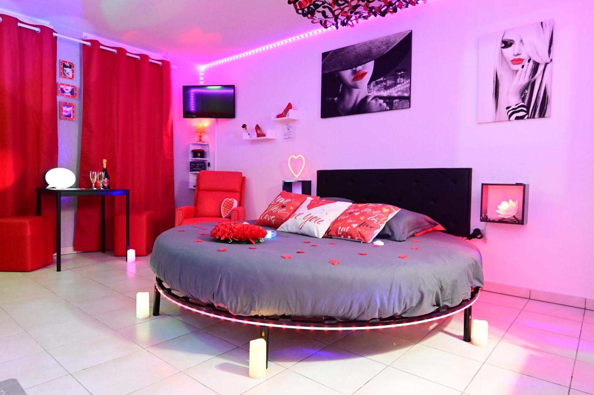 Love Room A Deux Pas De L'Ocean Avec Hammam, Sauna Et Bain A 2 :-) Biscarrosse Exterior photo