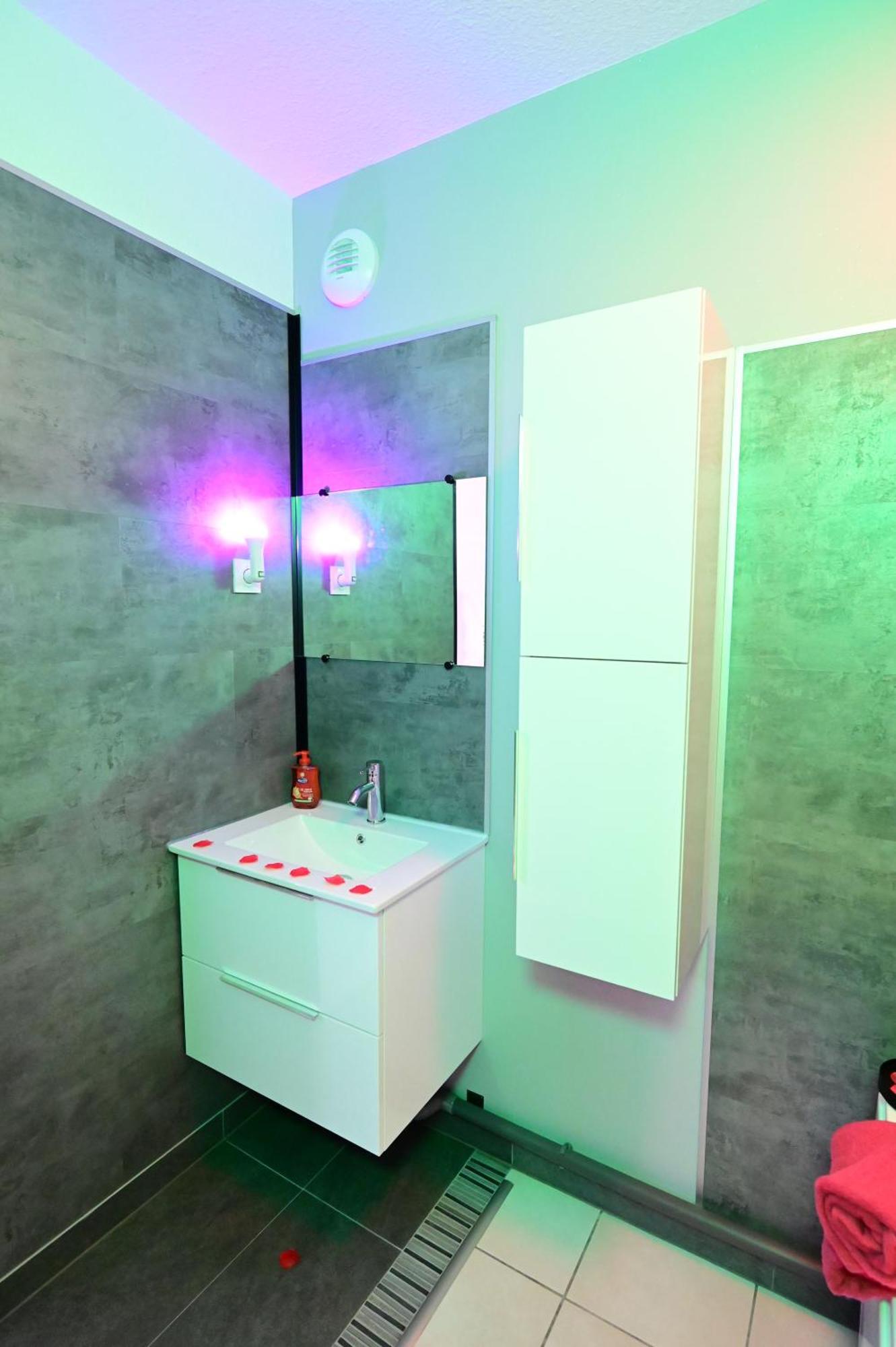 Love Room A Deux Pas De L'Ocean Avec Hammam, Sauna Et Bain A 2 :-) Biscarrosse Exterior photo