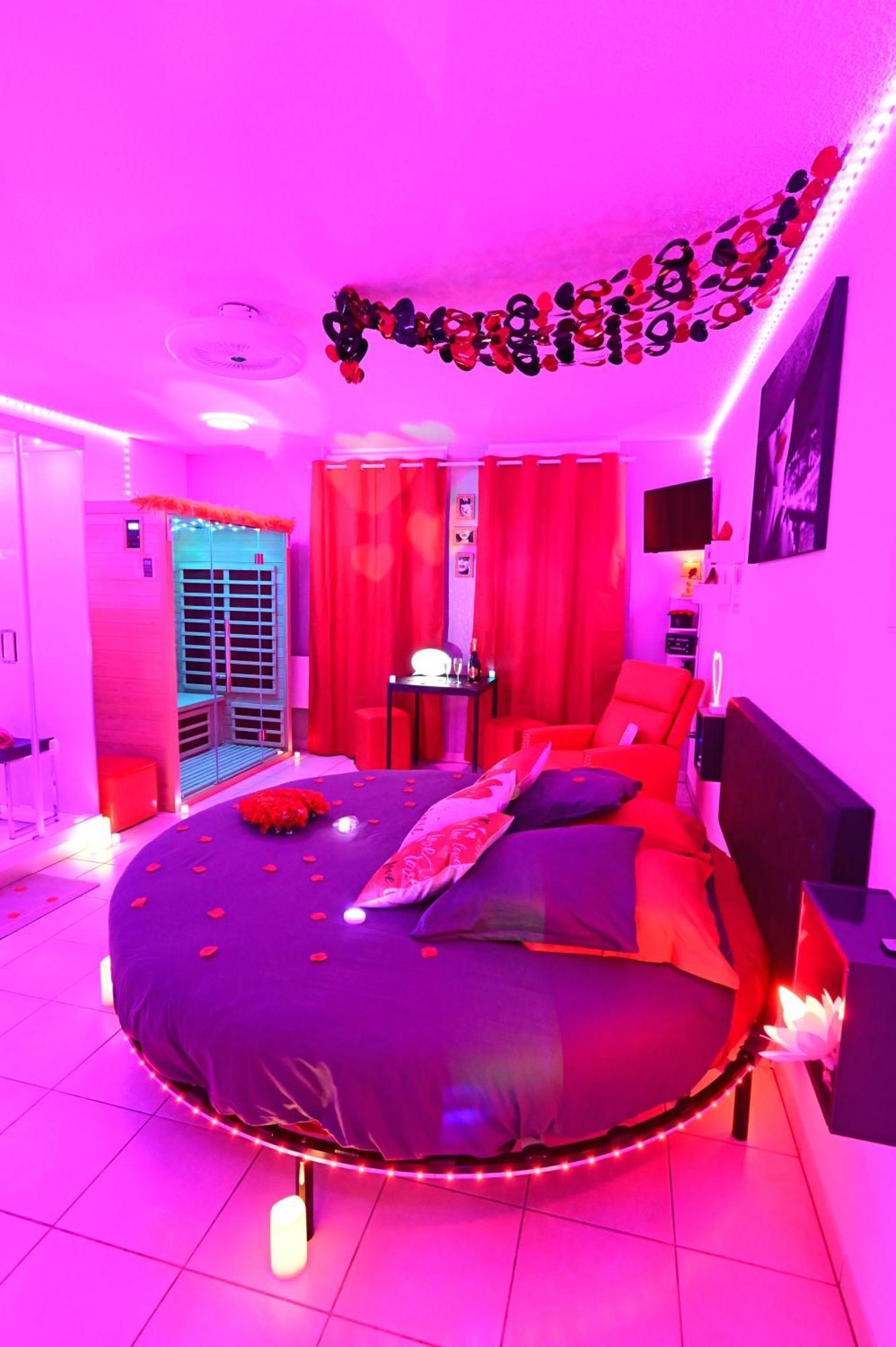 Love Room A Deux Pas De L'Ocean Avec Hammam, Sauna Et Bain A 2 :-) Biscarrosse Exterior photo